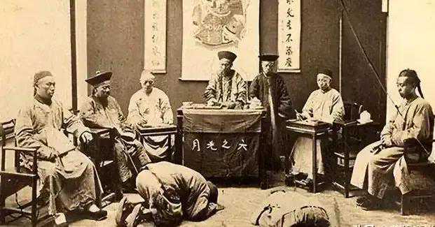 有个人，这两天，突然，“火”了