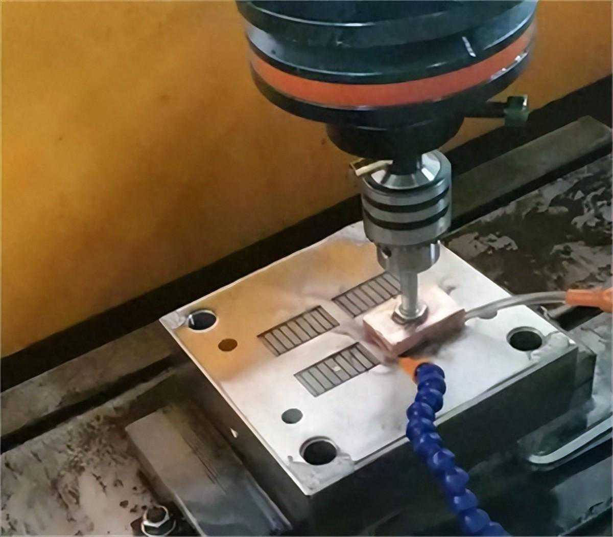 电火花机打孔操作流程介绍