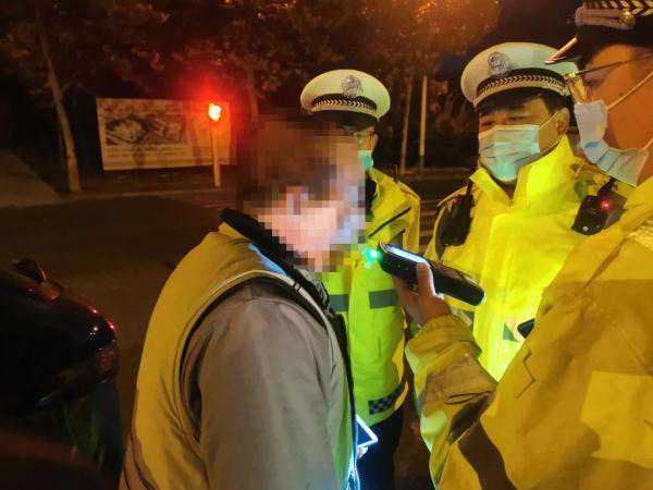 360mg/100ml！这位司机吹爆了表