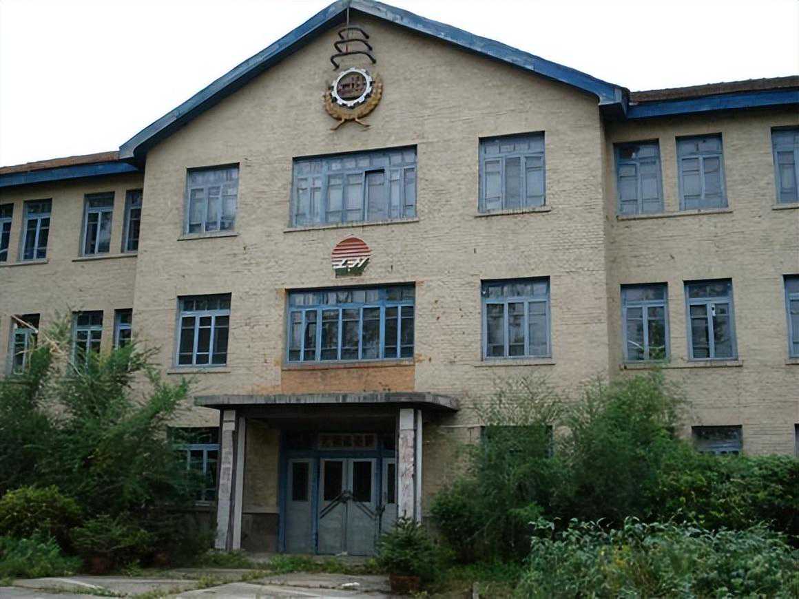 石墨专用机床：为石墨加工量身定制的精密利器