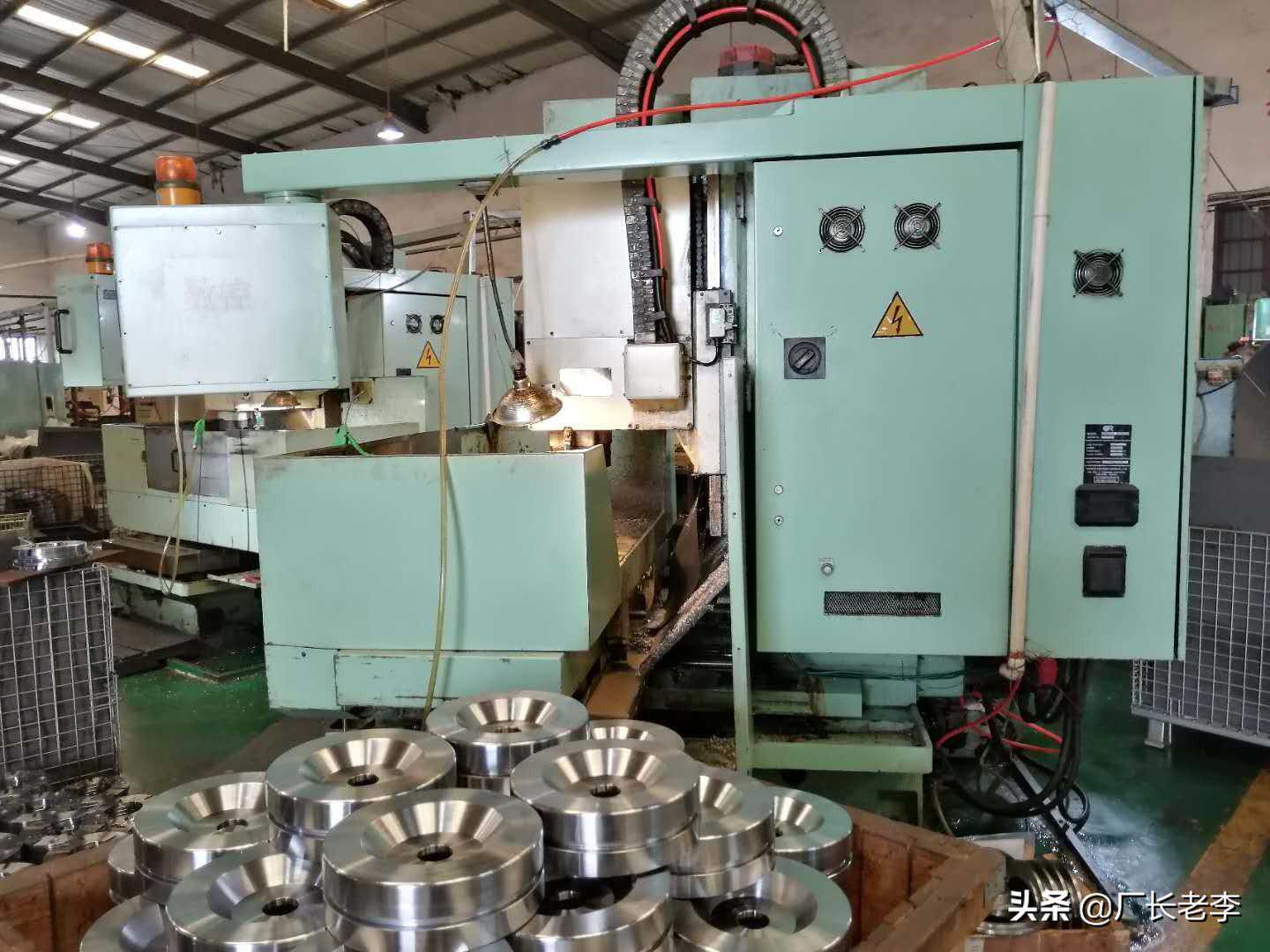 工厂有一个机床坏了，两家维修公司说的都不一样，该信谁的