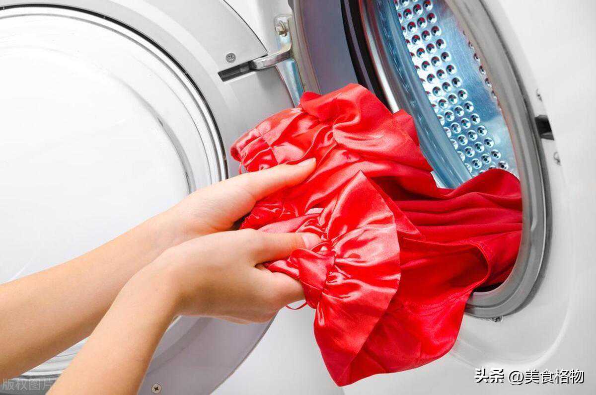 今天才知道，洗床单时加一碗水，不管床单多脏多旧，瞬间洁净如新