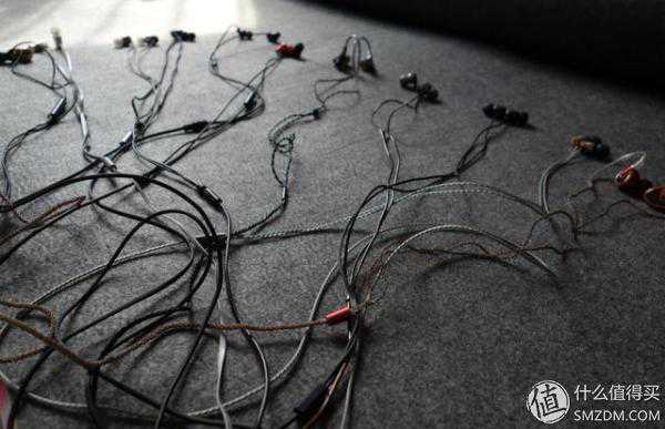 东亚千元内耳机市场中，高性价比、高新鲜度史诗级盘点与深锐观察