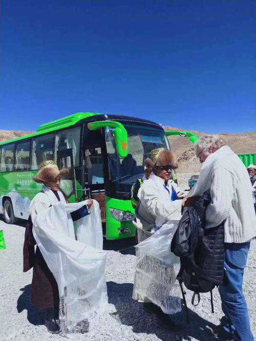 致敬登峰精神，宇通纯电动客车在珠峰安全运营超1000天