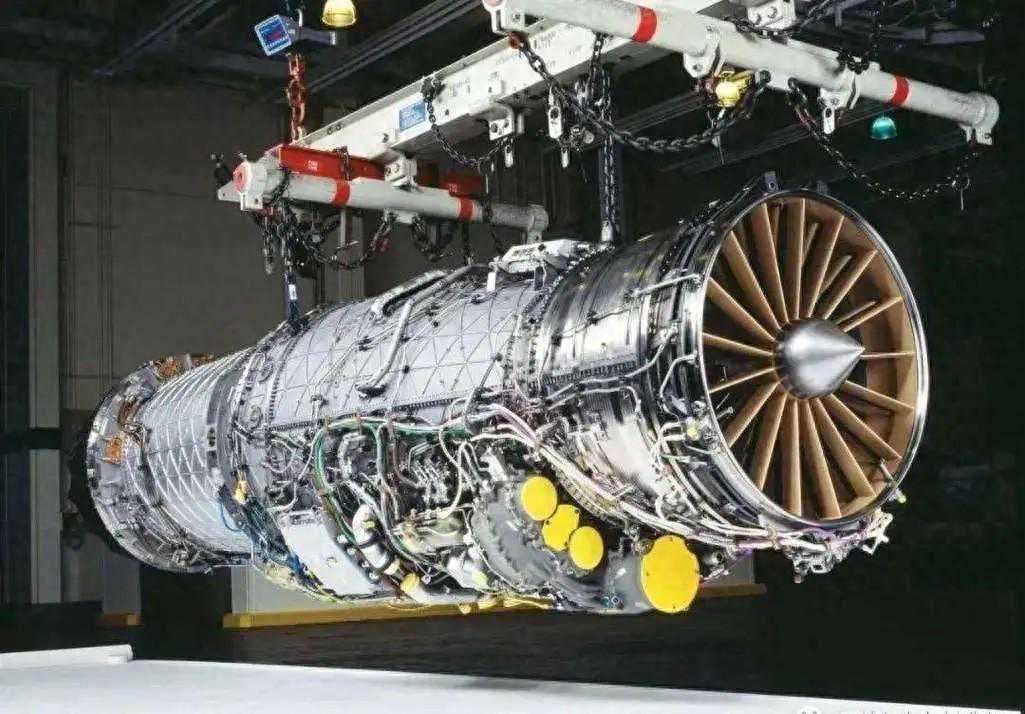 中国航空发动机的轴承有多恐怖？一分钟18000转，寿命过5万小时