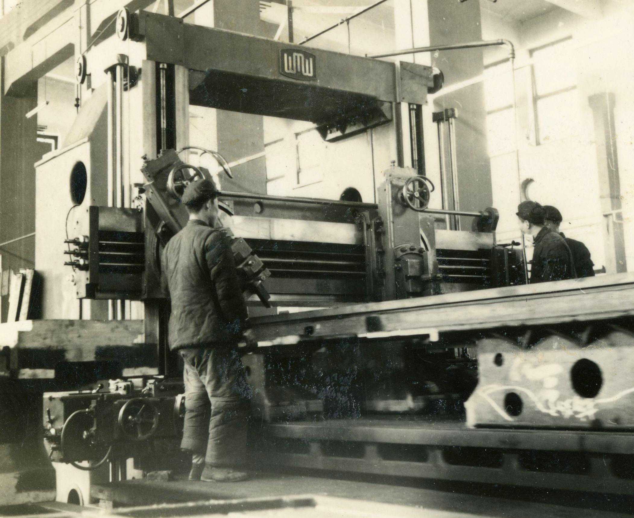 融媒·见证｜全国首台龙门刨床诞生地，中国“智”造再创核心突破——“大国重器”冲向“国际一流”