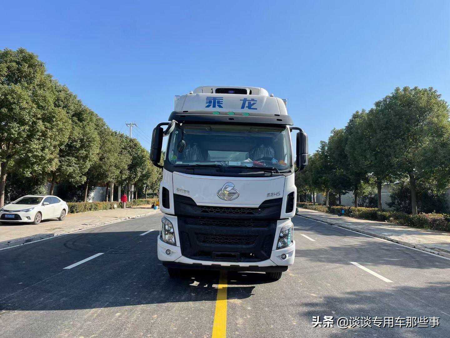 东风柳汽乘龙7米8冷藏车，乘龙H5高顶双卧驾驶室245马力