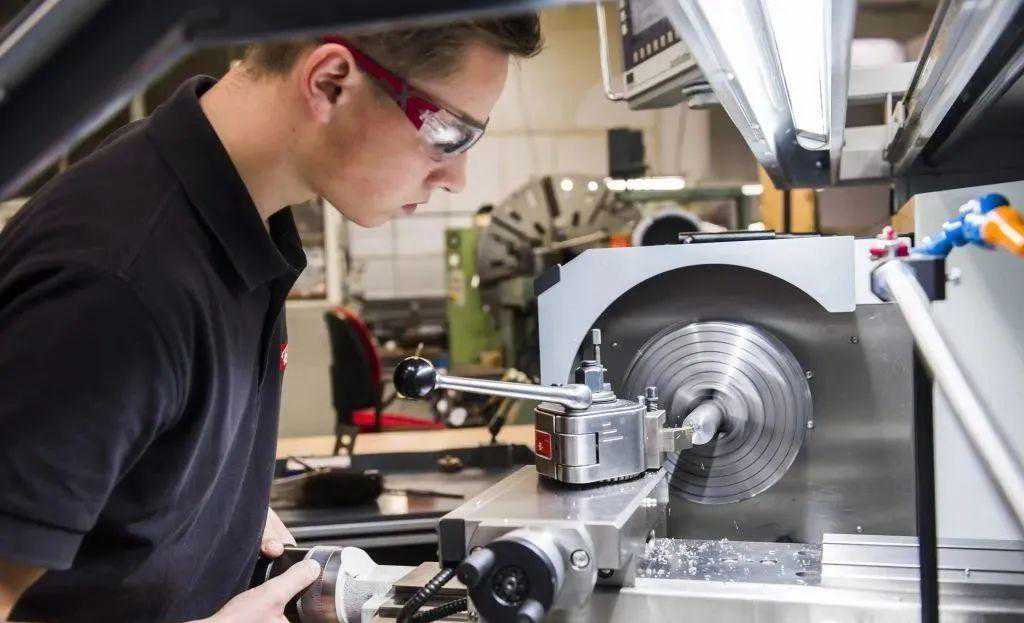 德国岗位直招丨年薪40W＋, 征召数控机床技师！国内可申