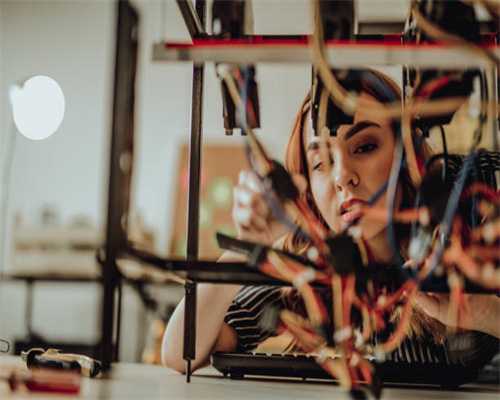 朝鲜人民军的步枪发展历程，一直围绕AK系列仿制和改进