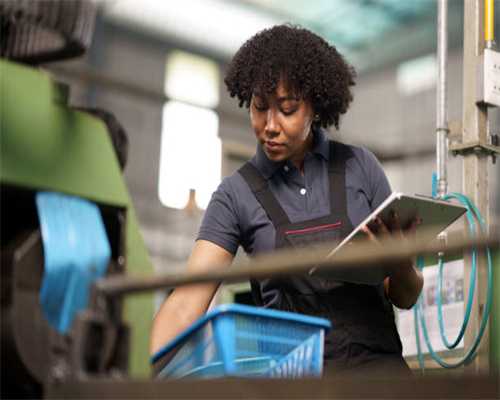 塑料拖链内置电缆固定时应该注意的事项